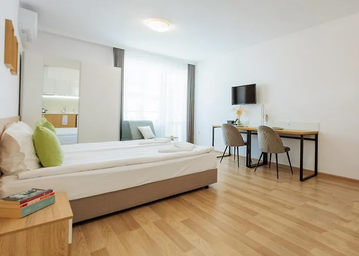 公寓 Flora Sarafovo *