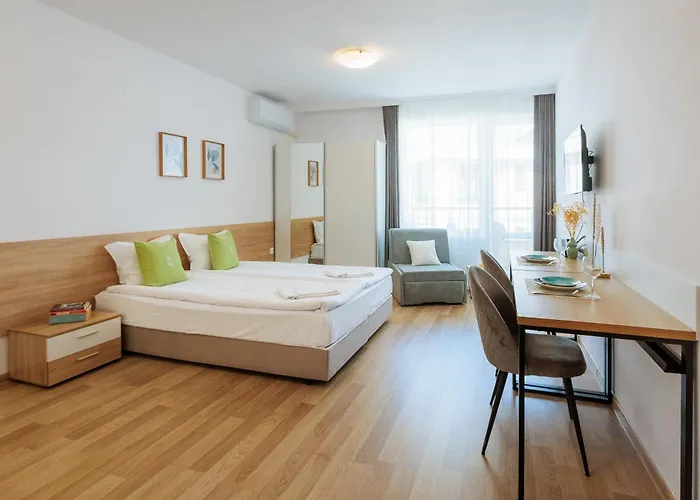 Flora Sarafovo 公寓 布尔加斯